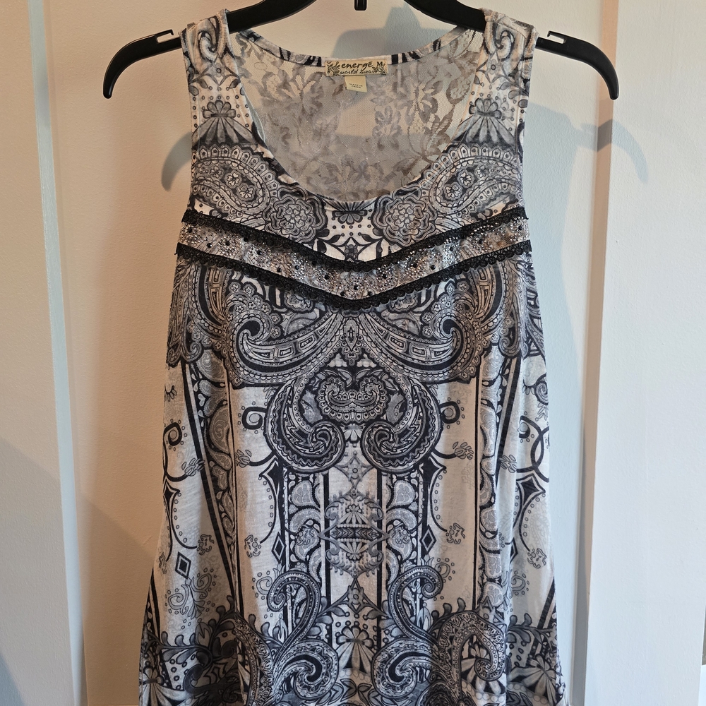 Elegant Black and White Paisley Women's Top